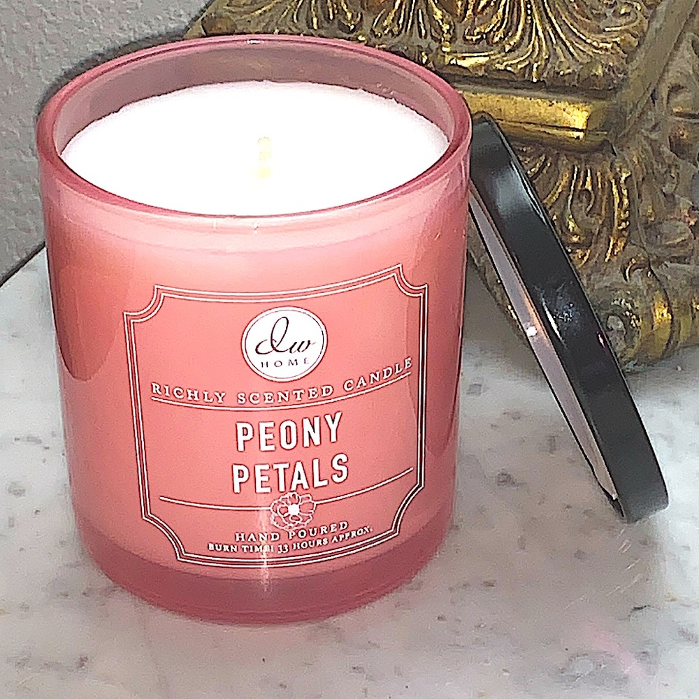 DW HOME CANDLE PEONY PETALS SCENTED NEW 9.7 oz 1 WICK